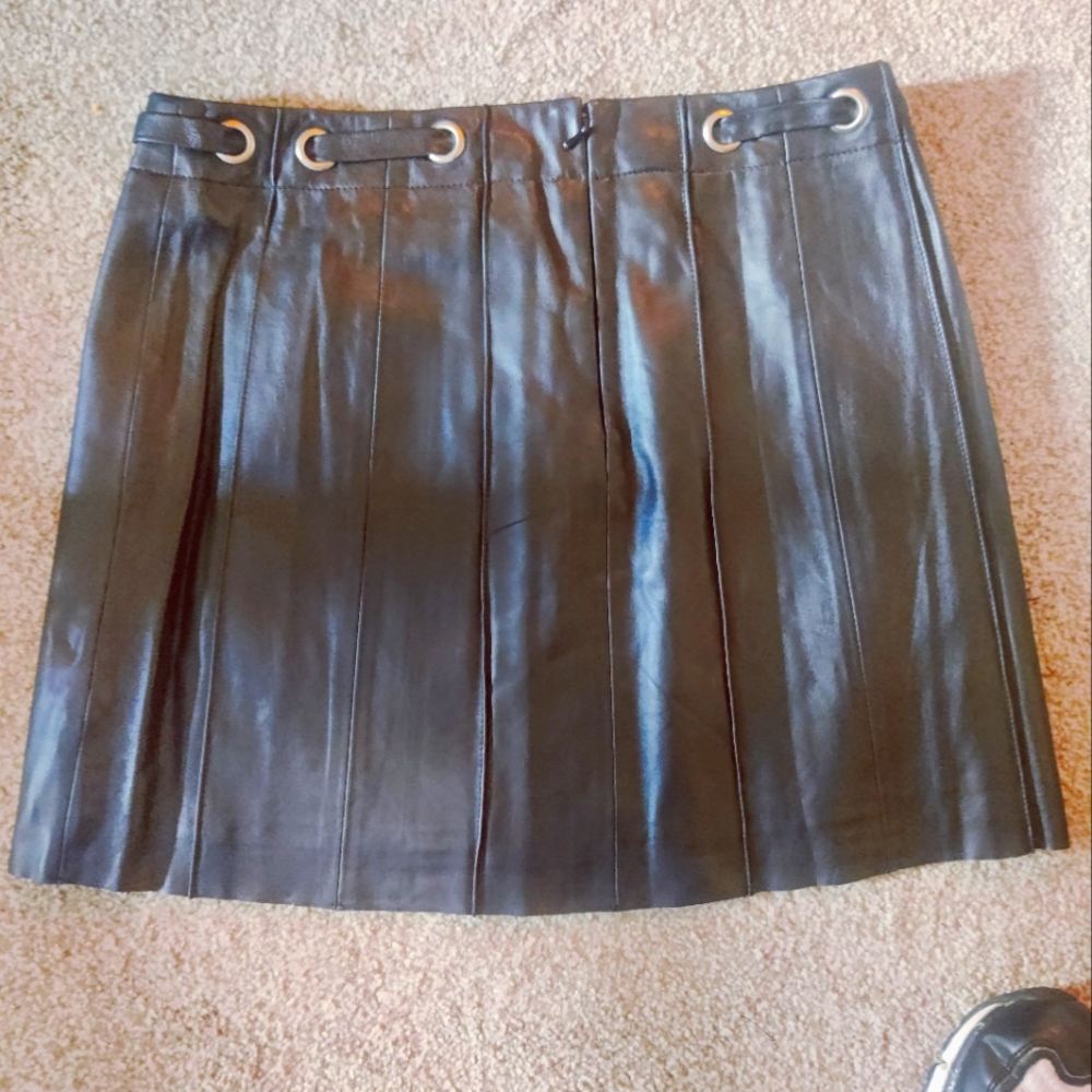 Hugo Buscati 100% leather skirt size 4